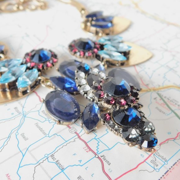 chunky blue gold statement necklace - Picture 3 of 5